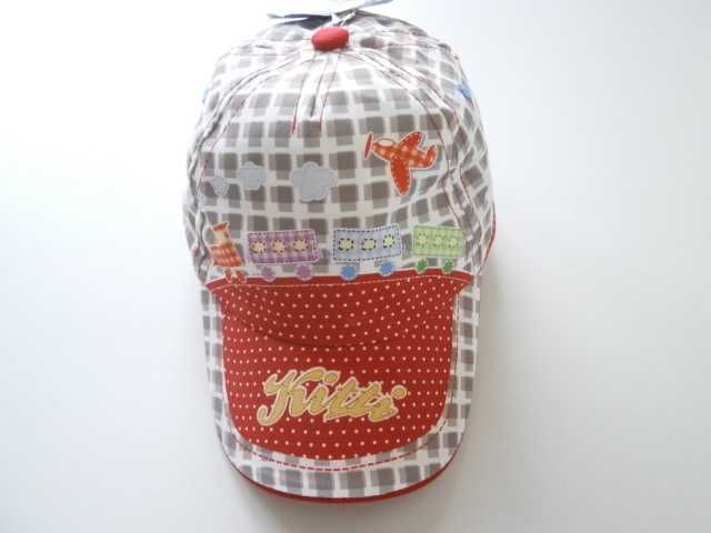 Бебешка шапка с козирка за момиче