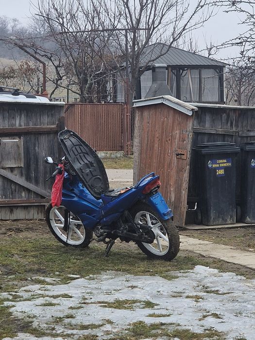 Vand sau schimb motocicleta enduro