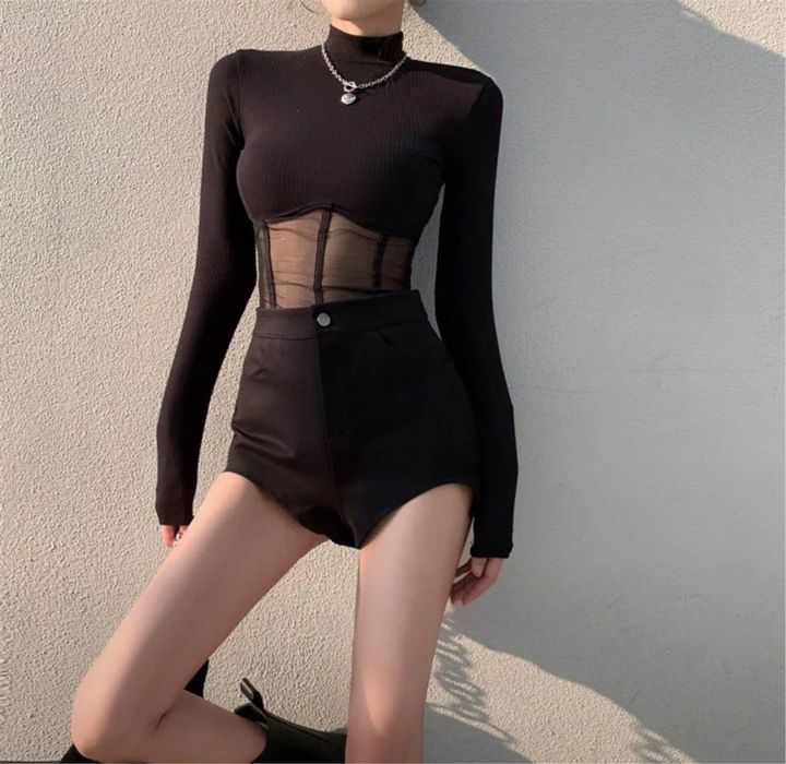 Женский лонгслив с сечатой вставкой