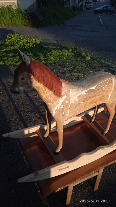 Recondiționez diferite obiecte;(mobila,rame tablouri,statuete lemn)