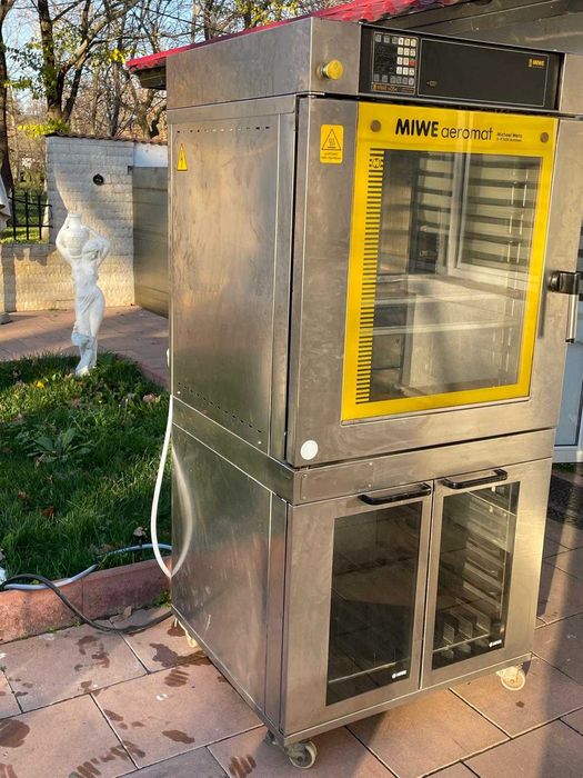 Cuptor profesional Miwe Aeromat,8 tăvi.