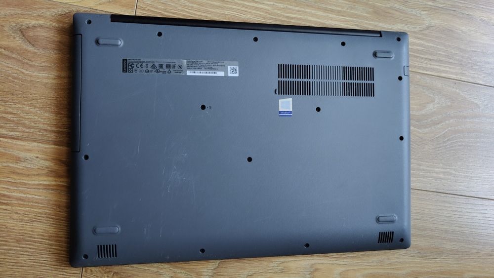 Lenovo Ideapad 320/ i5 gen 8 / 8 GB RAM / ssd 120GB /