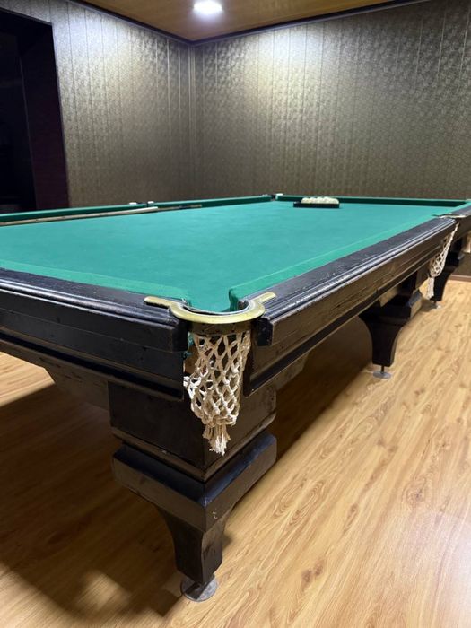 Бильярдный стол