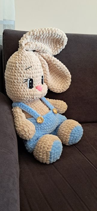 Плетена играчка зайче