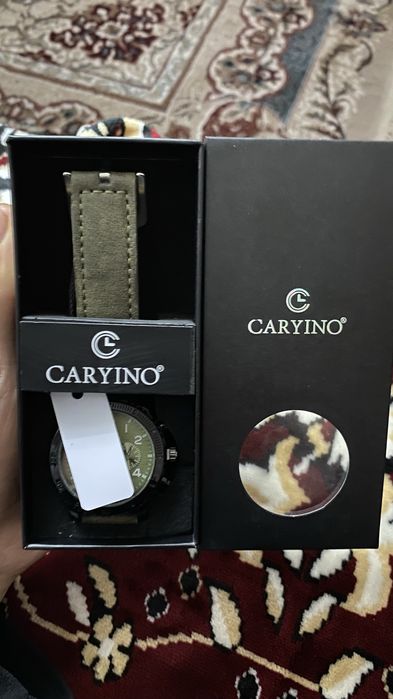 Часы Caryino