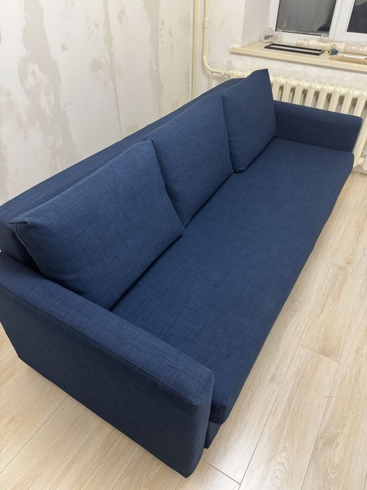 Диван ИКЕЯ синего цвета
