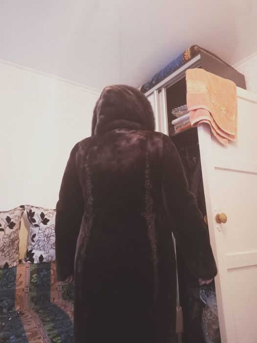 Продам шубу мутон с норковым воротником