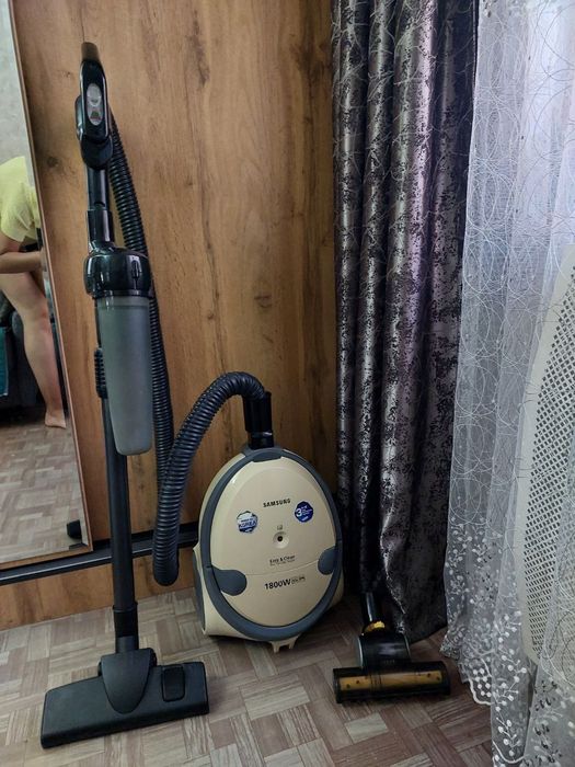 Пылесос SAMSUNG 1800W