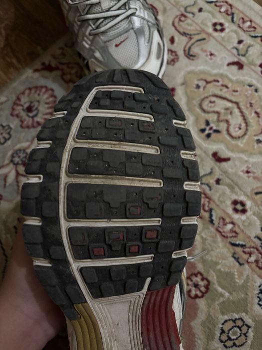 продам кроссовки,торг уместен