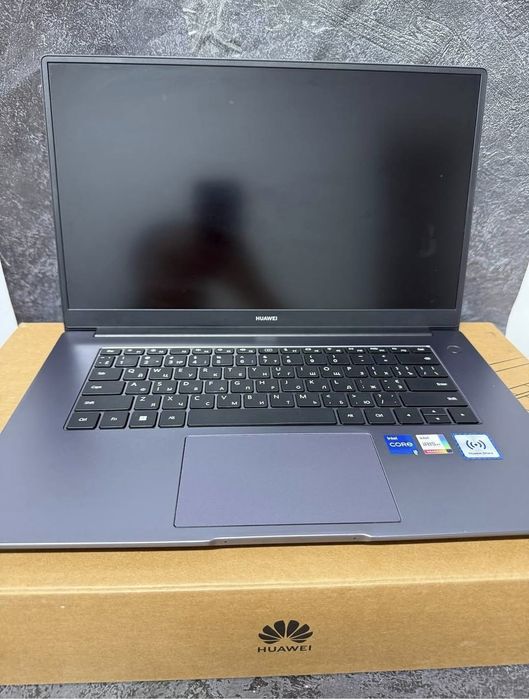 Huawei MateBook D15 / Core i5 / 15.6