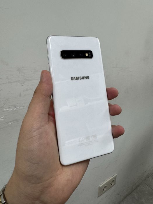 Продам Samsung S10 plus 128gb