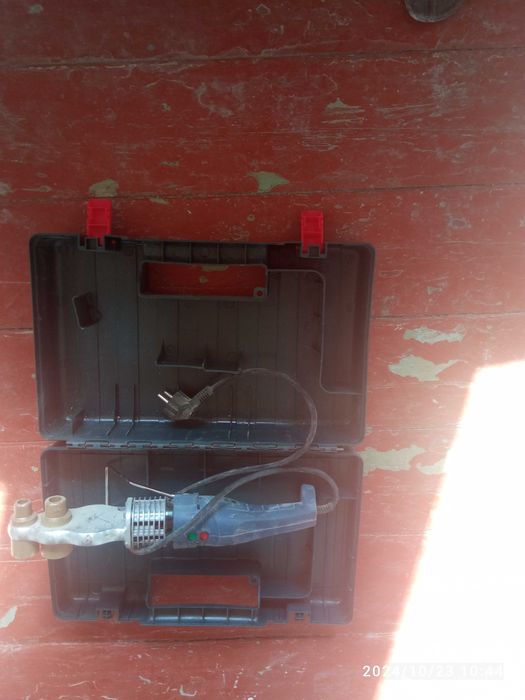 Утюк сотилади для сантехника