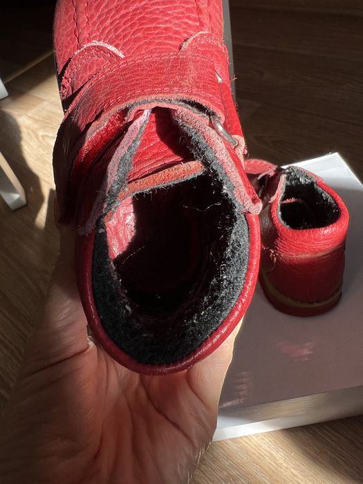 Продам детские ботинки