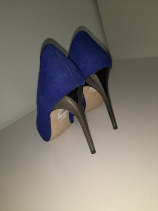 Pantofi stiletto