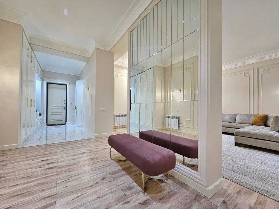 Сдаётся 3х комнатная квартира!  ЖК Казахстан! Ц-5 Алайский рынок!