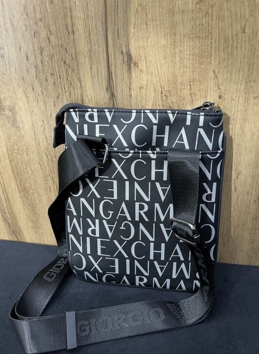 продается барсетка armani exchange новый