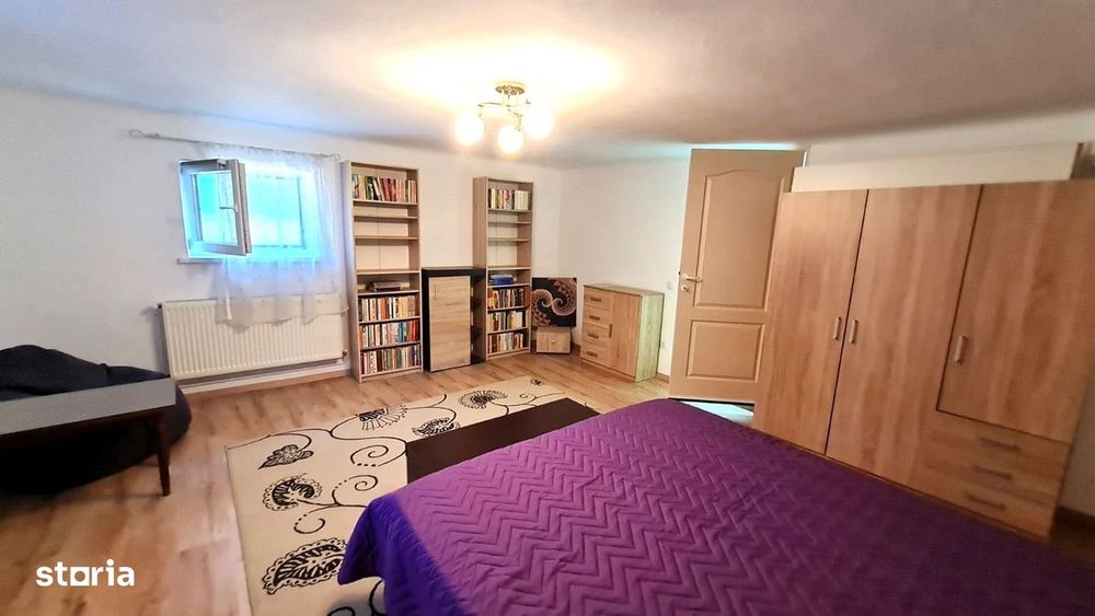 Apartament 2 camere la demisolul unei case,  zona Sub Arini