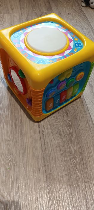 Детски играчки. Тоалетка за гримиране. Интерактивни кубчета