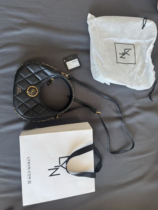 Продам сумочку женскую LYN