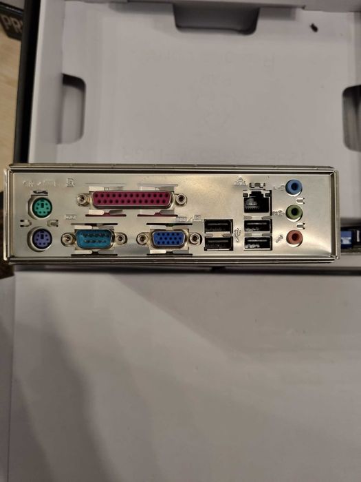 Placa de baza MSI G41M-P26  procesor Intel E5700 3.00GHz ram DDR3 2x2Gb KINGMAX