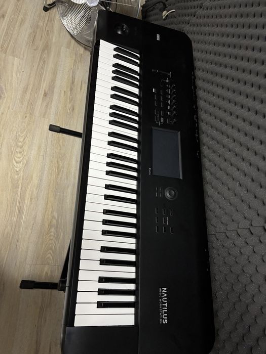 Vând Korg Nautilus