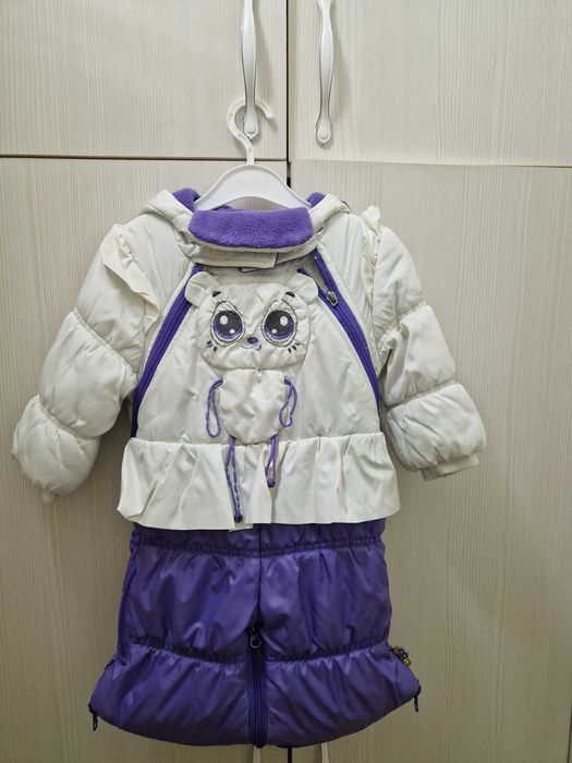 Продам осенний комбинезон для девочки