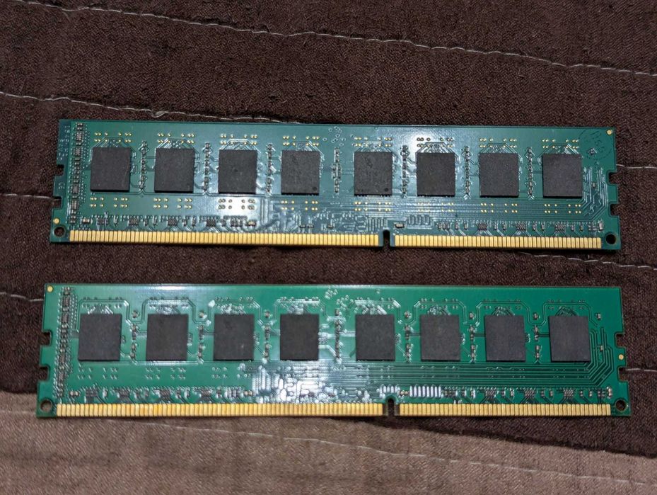 AMD Kit Memorie RAM 16GB DDR3 (2x8GB)