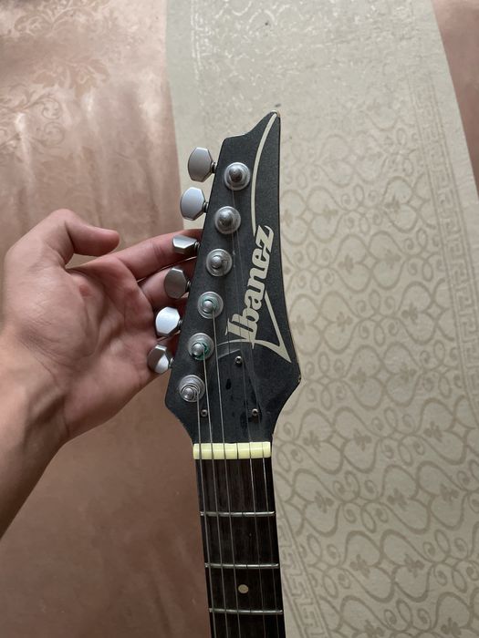 Ibanez Gitara narxini kelishamiz
