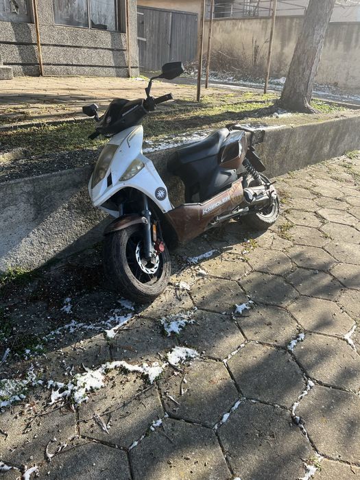 Продавам 2 скутера без документи