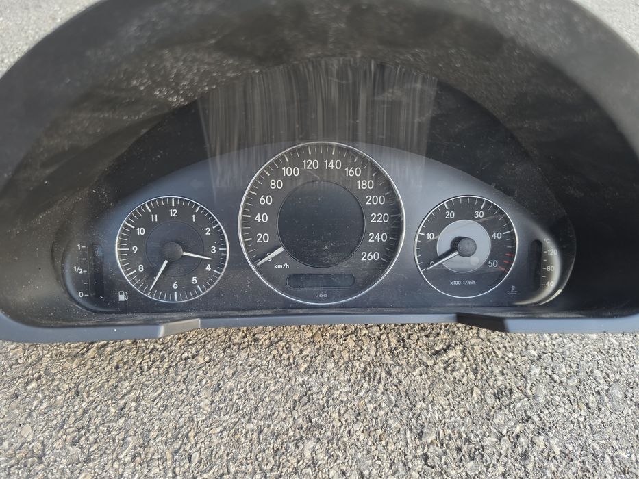 Километраж Mercedes W211 E class табло Мерцедес В211 Е класа