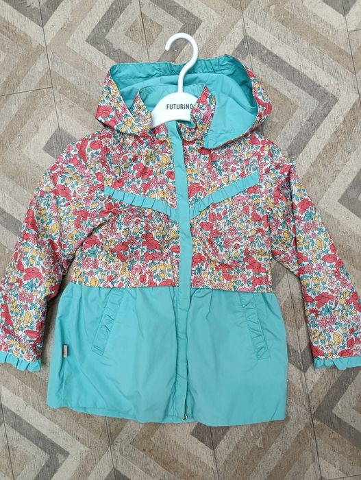 Ветровка для девочки 98р