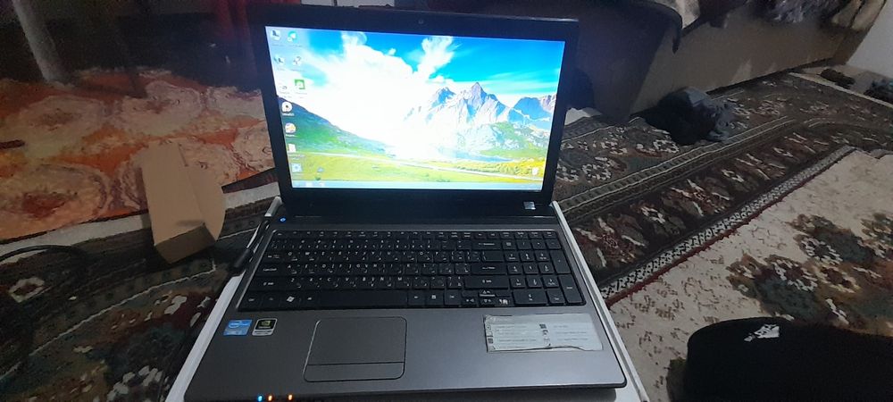 Acer noutbuk sotiladi