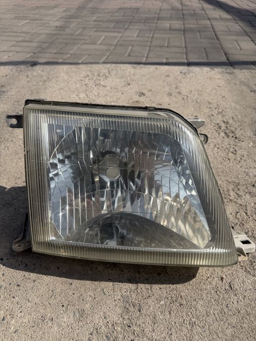 Продам фару прадо 95
