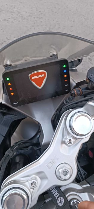 Motasikl Ducasu 400 kub