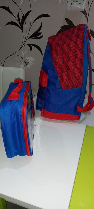 Set ghiozdan+gentuță Marvel