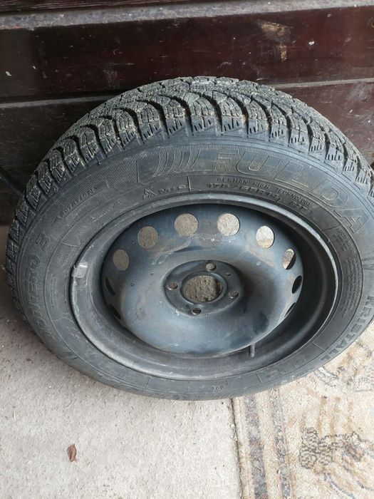 4бр зимни гуми с джанти 175/65 R14 – Renault Clio
