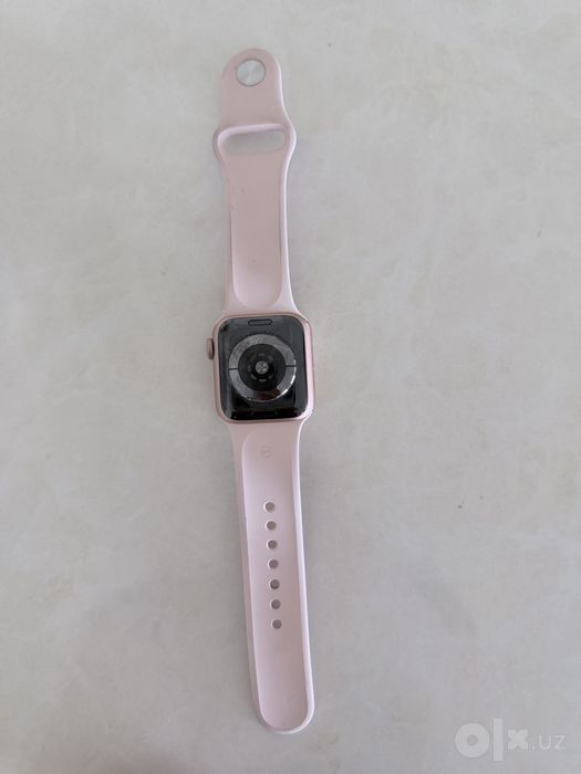 Apple Watch sotiladi karobka dakumenti bor roziviy rangda ishlaydi zur