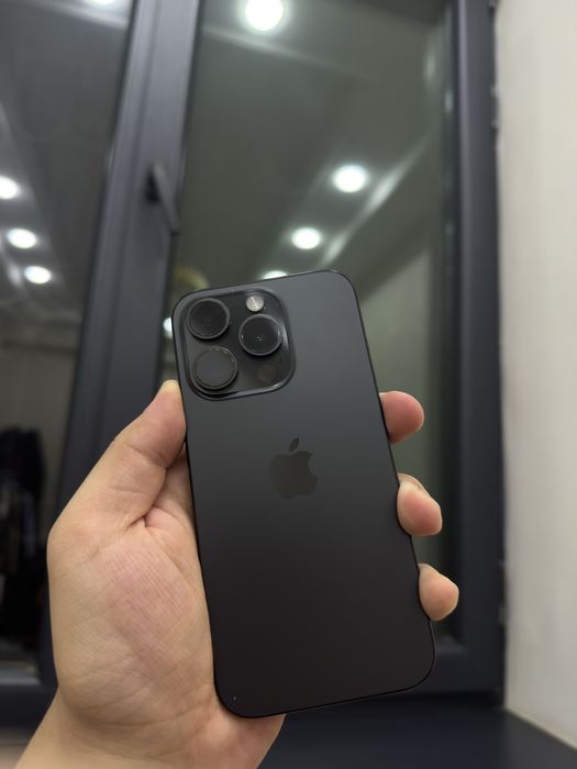 iPhone 15 Pro 256 GB — Black Titanium