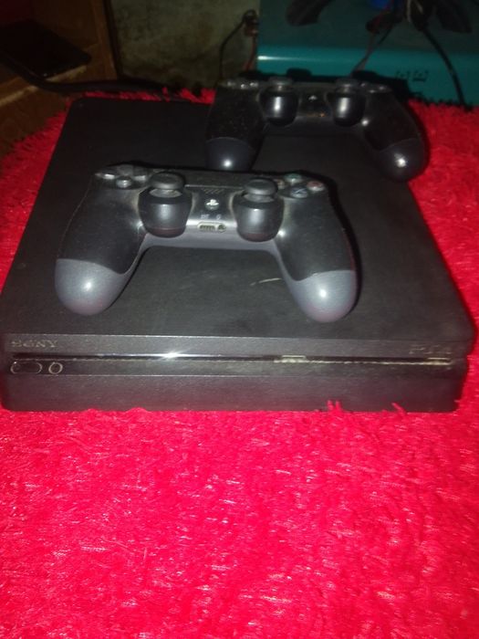 Продам пс4  с дисками