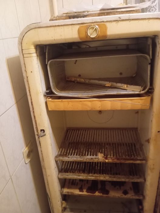 Продам Холодильник ЗИЛ
