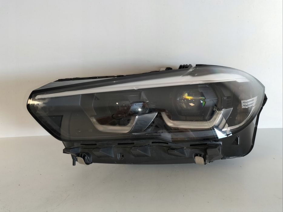 Ляв десен лед фар фул лед адаптив  бмв Г05 Г06 BMW X5 G05 X6 G06  FULL LED ADAPTIVE EUROPA 948178303 948178403