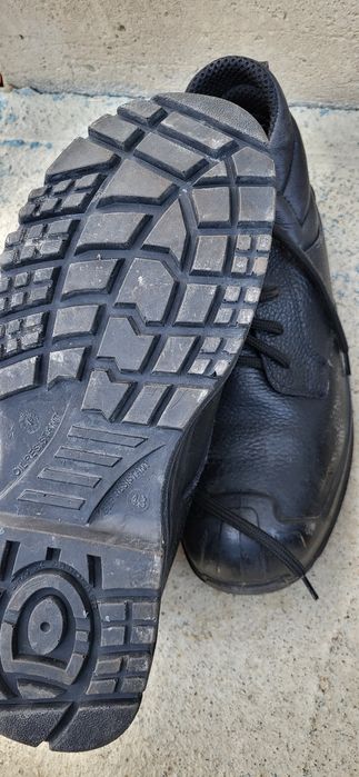 Ботинкалар сатылады