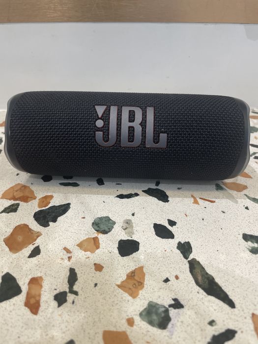 Jbl flip 6.          .