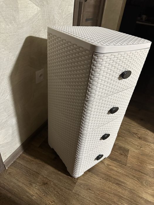 Пластиковый комод