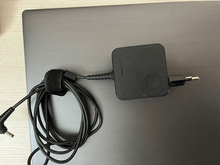 Продам ноутбук lenovo v15