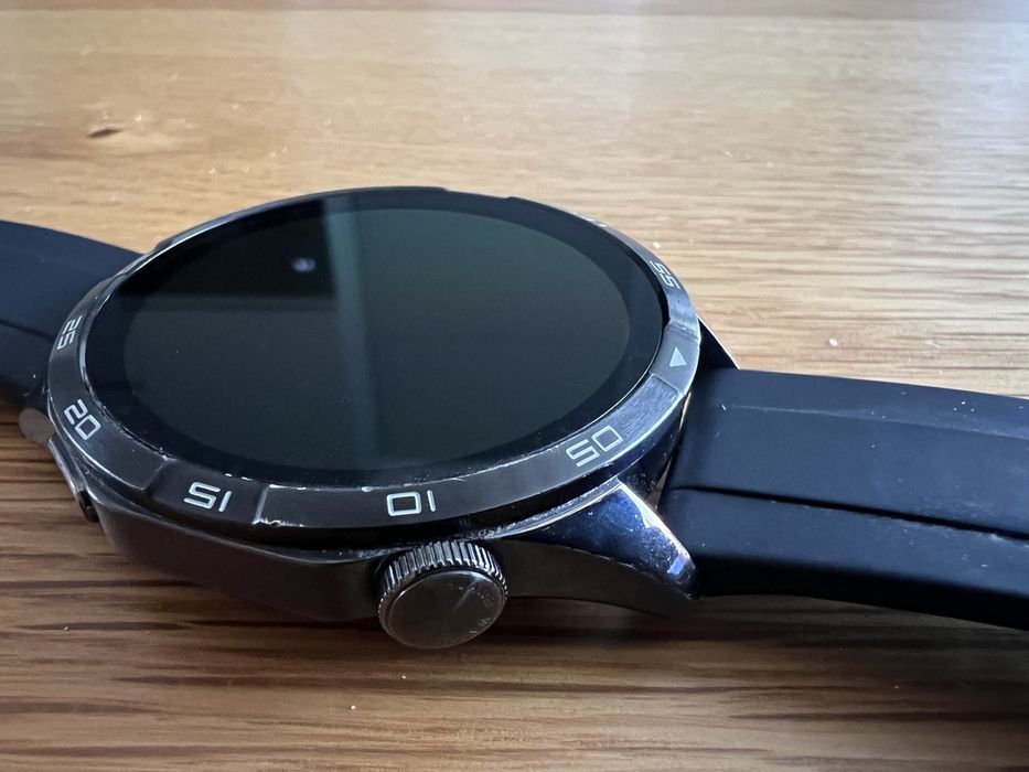 Huawei GT4 смарт часовник