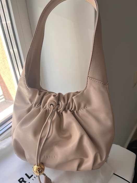 Кокетна малка чантичка Furla