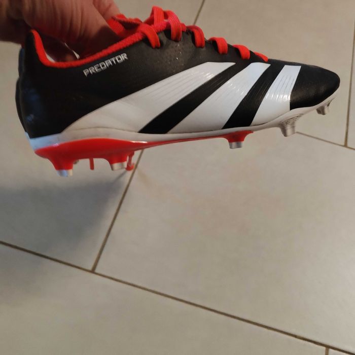 Бутонки за футбол adidas