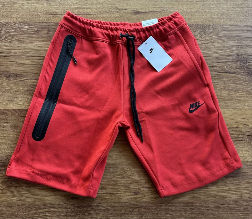 Мъжки,памучни,червени къси панталонки Nike с активен преден джоб