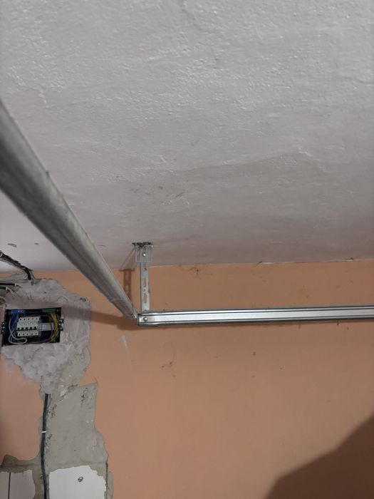 Махова гаражна врата